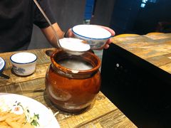 -阿洪锅贴王(小吃城店)