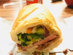 -Bánh Mì Huynh Hoa