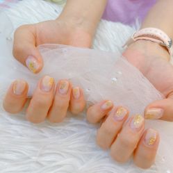 -七彩虹美甲美睫 半永久