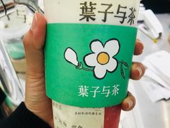 莓莓鲜奶茶-叶子与茶(苏宁广场店)