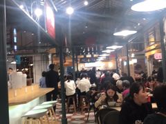 大堂-大食代美食广场(上海中心店)