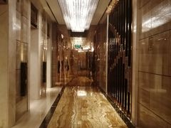 -广州万富希尔顿酒店·感趣自助餐厅·金秋蟹宴生蚝海鲜刺身烧烤