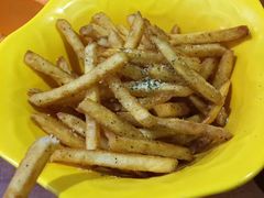 -BHC炸鸡(明洞总店)