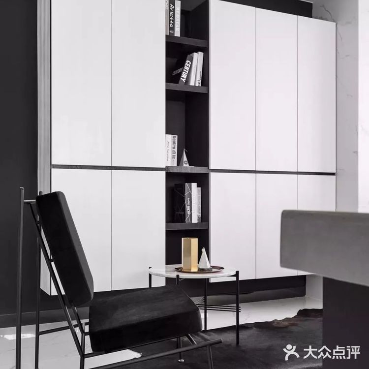 53㎡小户型，用黑白灰制造浪漫二人世界~[礼花]