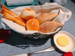 -弦月窗LUNETTE BY AMANDA(复兴路店)