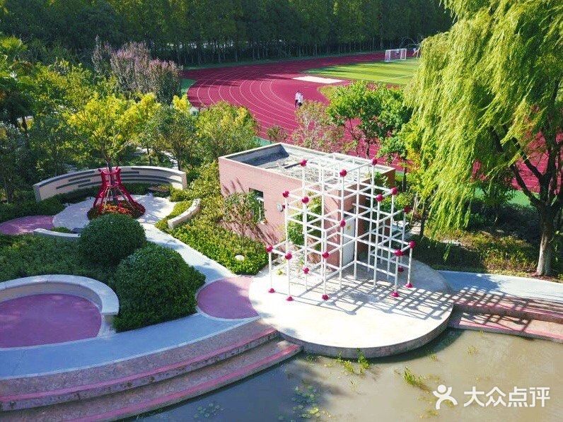 华师大二附中 校园环境太好了吧