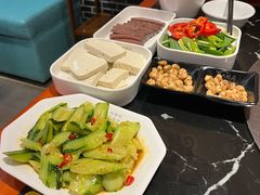 -六州府地锅鸡·农家菜·龙虾(未来科技城店)
