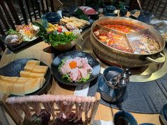 -湊湊火锅·茶憩(南京东路悦荟店)