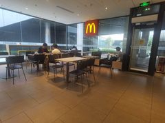 用餐区-麦当劳(万博一路天河城分店)
