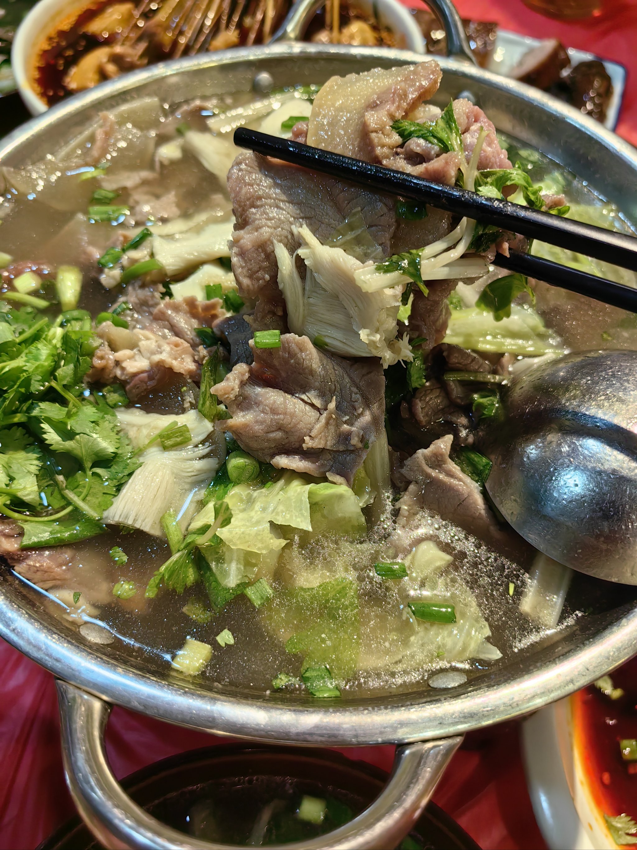 跷脚牛肉历史图片