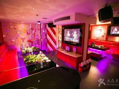 -唯爱KTV聚会餐厅(仙林东城汇店)