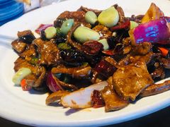 腊八蒜炒猪肝-95号酱骨·一块豆腐(展春园西路店)