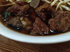 牛肉面-清真吴记门钉肉饼·喜多利