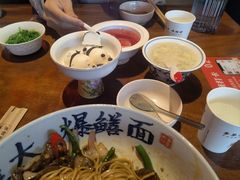 -李犟大爆鳝面·手工蟹黄包(湖滨西湖店)