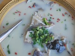 -美顺香食府鱼头老店(雪野湖店)