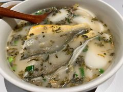 雪菜黄鱼年糕-顶特勒·黄鱼馆·特色菜(上海大世界店)