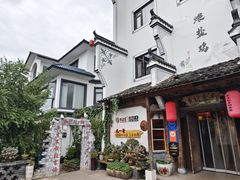 -头上红煨盐鸡乡村食府