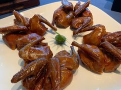 沙田玻璃乳鸽-馋遇江南·精致湖景雅宴(东方之门店)