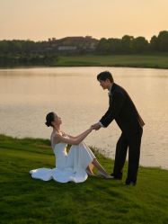 -至臻微拉婚纱摄影