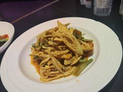 -粉墨特色菜·烧烤音乐酒馆