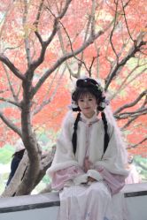 -一揽芳华汉服旗袍体验馆(拙政园店)