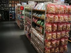 -名创优品(江南新地店)