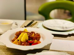 椰果菠萝咕噜肉-闻见中国海南菜(K11店)