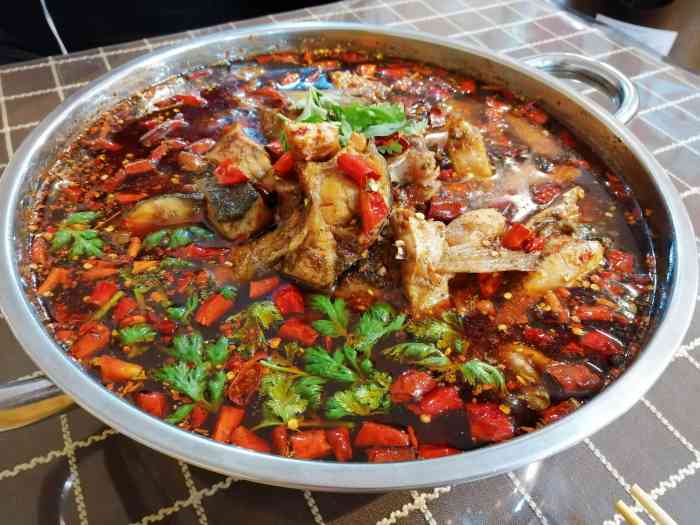 轩记川蜀大盆鱼-"轩记川蜀大盆鱼,在信义路上,距离红旗街路.