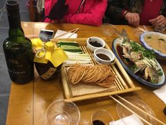 煎饼卷大葱-台儿庄一绝运河鱼馆枣庄辣子鸡(古城西门店)