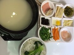 -在蒙自过桥米线