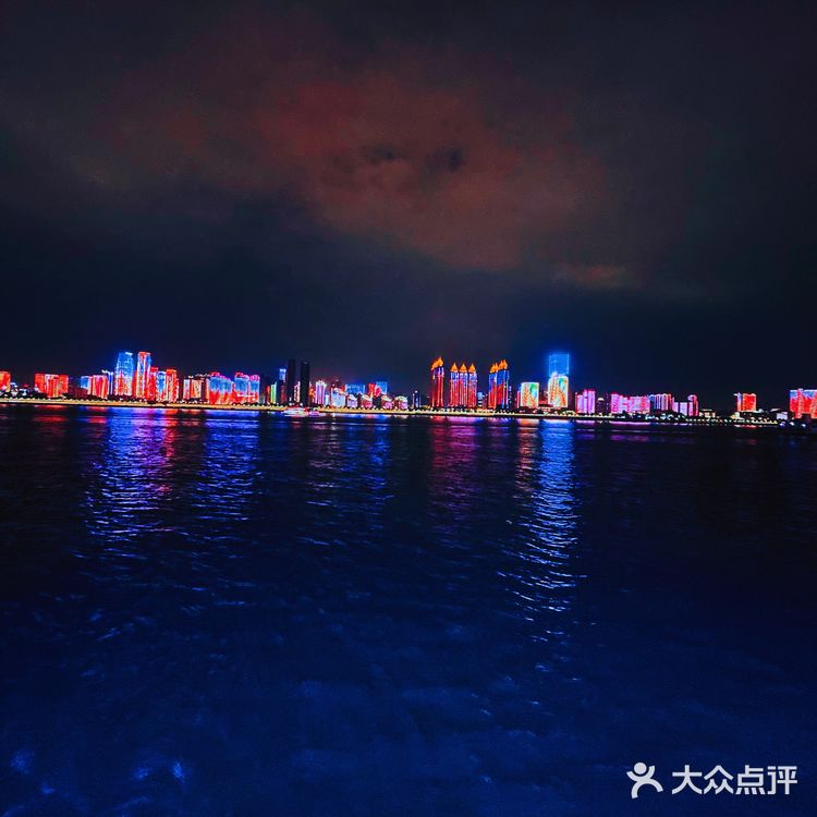 十元夜景轮渡（武汉江景夜景） 