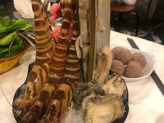 -鲜入围煮花胶鸡海鲜火锅