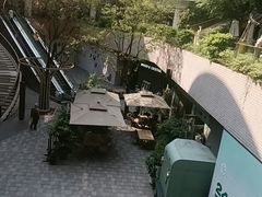 -瑞虹新天地月亮湾