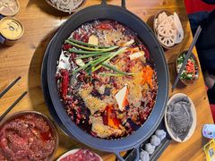 -黄潇洒老火锅(九眼桥宏济巷店)