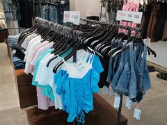 -URBAN REVIVO(上海中庚漫游城店)
