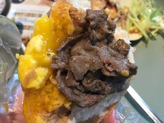 薄切牛肉流心蛋黄芝士圆法包-CHINCHIN 青青·泰国料理(万象食家店)