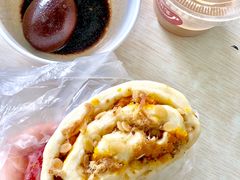 咸蛋黄肉松花卷-常州糕团店(北大街新世纪商城店)