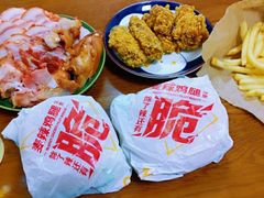 -麦当劳(卫星广场店)