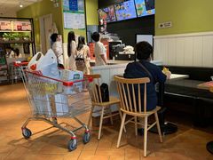 用餐区-肯德基(宁国大润发店)