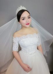 -艾米丽婚纱礼服