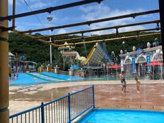 -平湖九龙山乐满地水上乐园