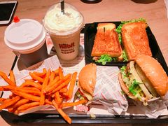 -The Habit Burger Grill 哈比特汉堡(复兴soho店)