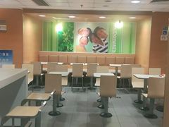 大堂-麦当劳(北京南站店)