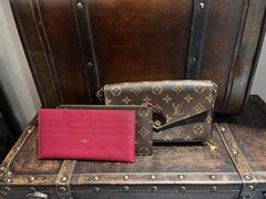 -小飞侠奢侈品回收 寄卖 养护(宝山宝龙广场店)