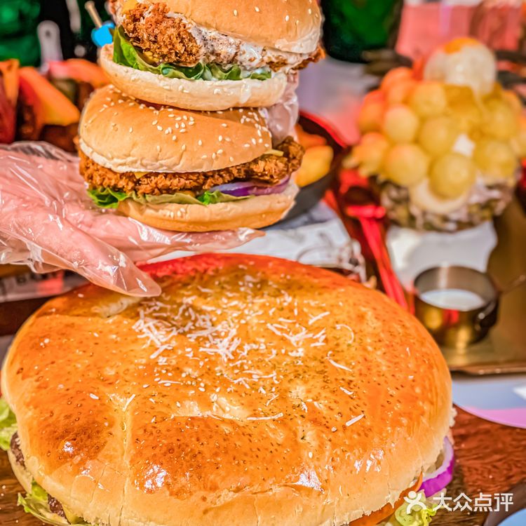 比巨无霸还霸的肥宅快乐‼️12寸的超级大汉堡🍔