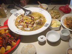 -渔语鱼酸菜鱼新川菜(来福士店)
