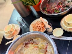 酸辣锅底-周良天山牛杂城(天山路总店)