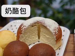 -沁屋面包店(人民东路店)