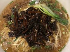 -同济大学本部学苑饮食广场