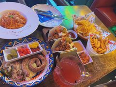 -Famous肥猫墨西哥音乐餐吧(五棵松华熙LIVE店)